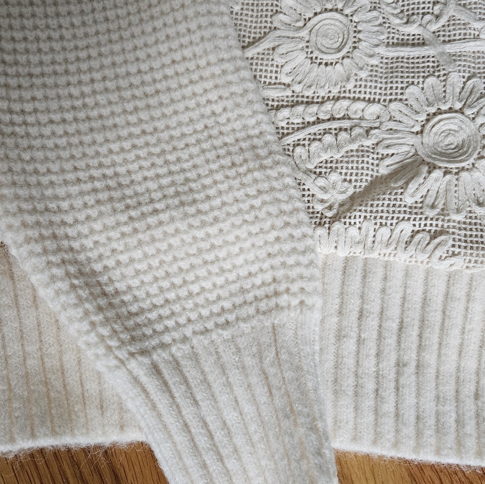 Stitch + Feather Kya Embroidered Knit Sweater Small - Picture 4 of 6